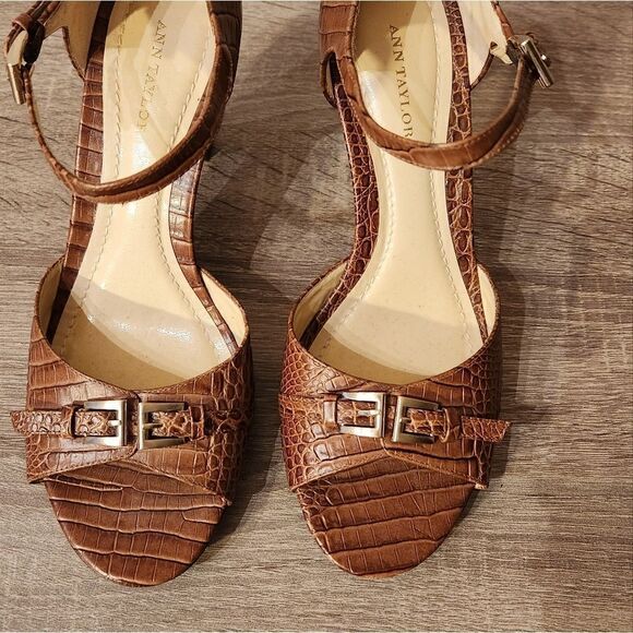 ANNA TAYLOR WOMEN'S SANDALS BROWN COLOR LEATHER UPPER SIZE 7 1/2 - Picture 4 of 4